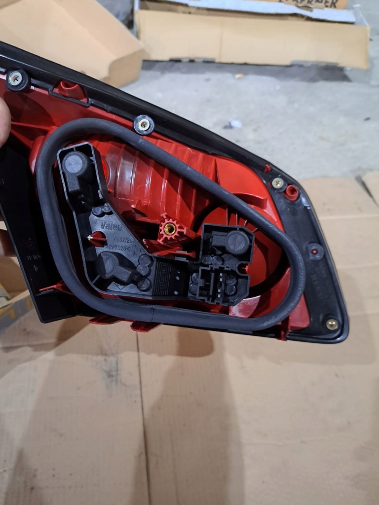 Лампа правий задня renault vel satis 8200014363 Оригінал