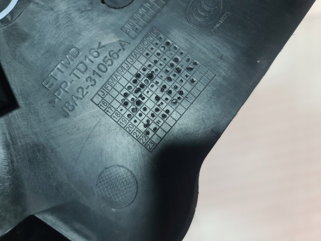 фото №10, Range rover velar l560 защита обшивка стойка правая j8a2-31056-a