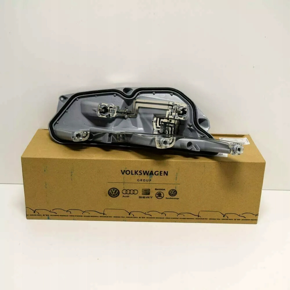 фото №1, Audi tt 8j mk2 rear left задний фонарь bulb держатель 8j0945257a