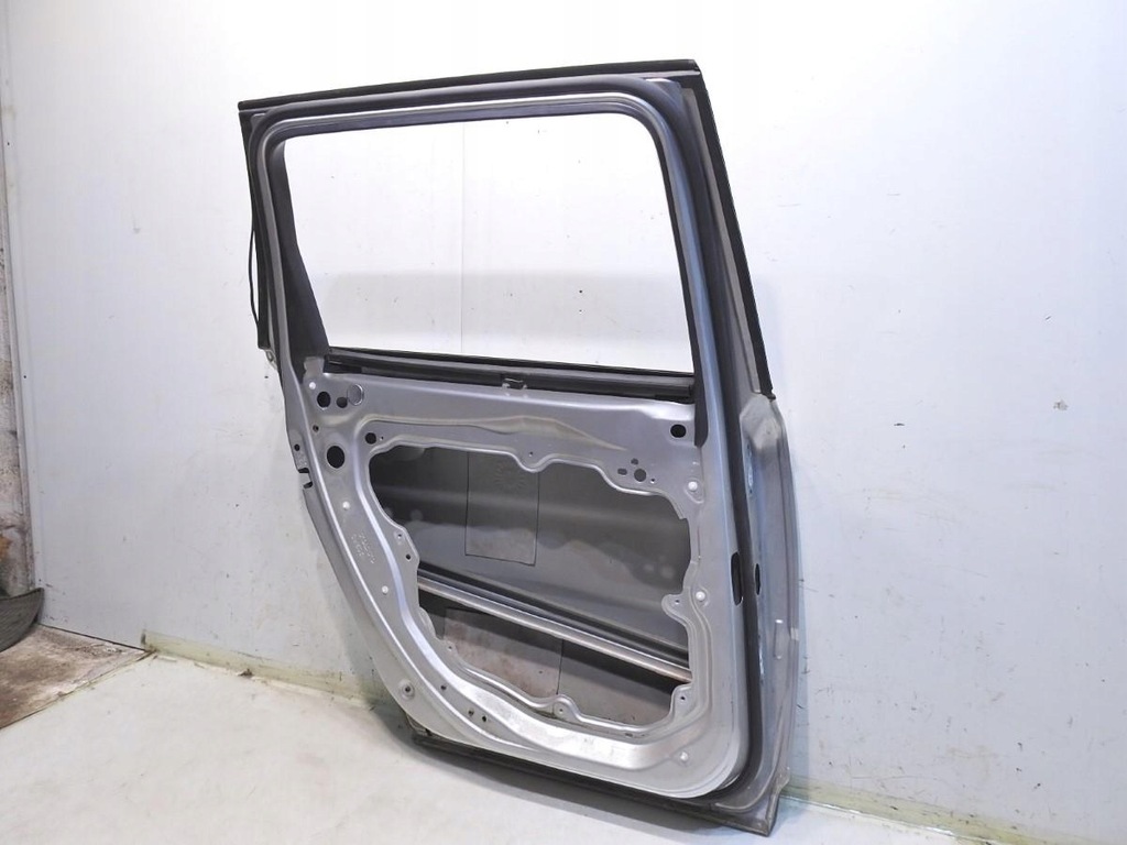 фото №8, Двері лівий задня 426-26 volvo v70 iii