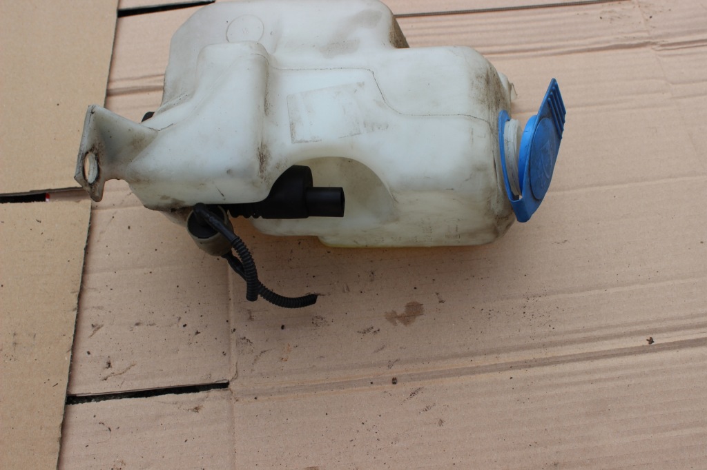 фото №1, Бак помпа омывателя golf iv 1,4