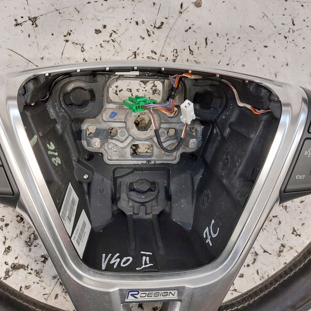 фото №5, Volvo v40 ii r-design 2014 воздуховод кожаный круиз-контроль