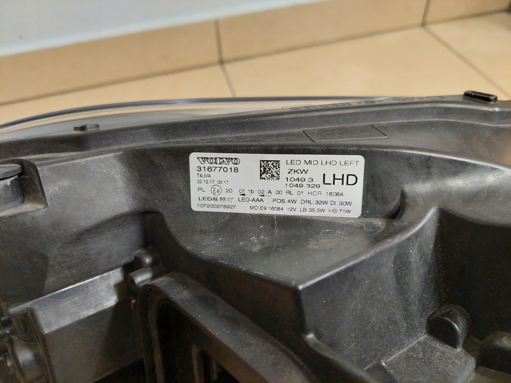 фото №2, Volvo v40 full led mid led ліва