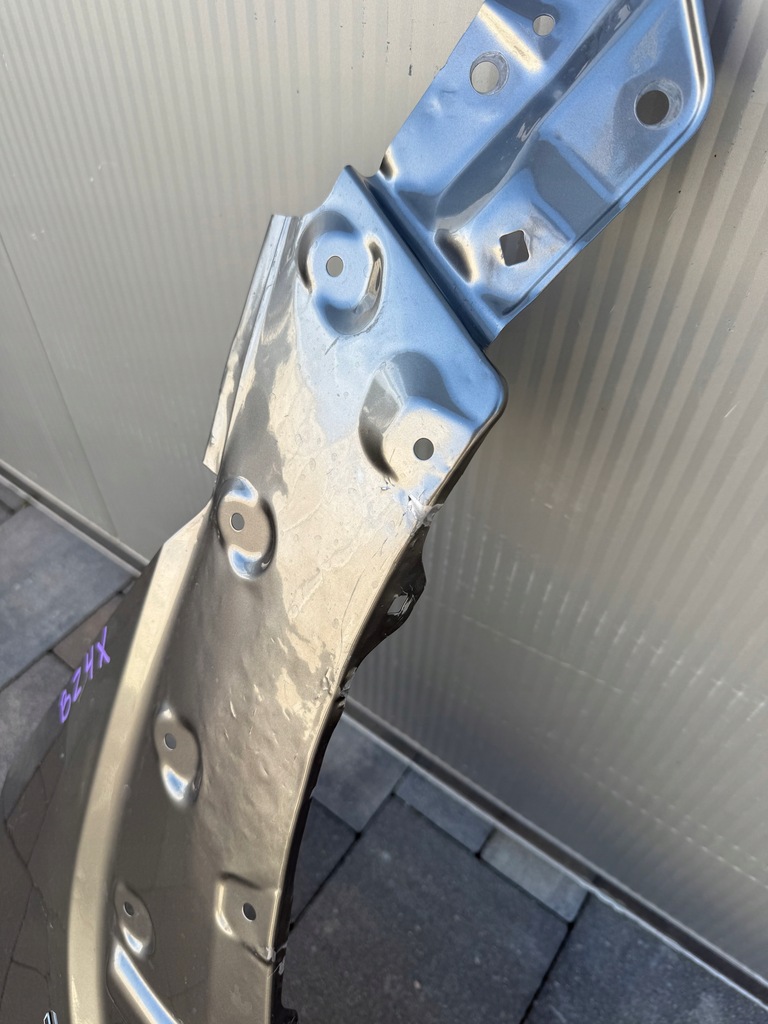 фото №12, Toyota bz4x крыло перед