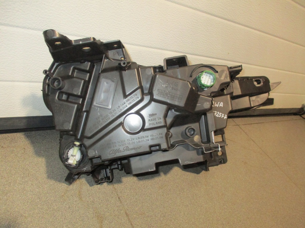 Фара левый перед alfa romeo junio milano full led 50572577 Киев