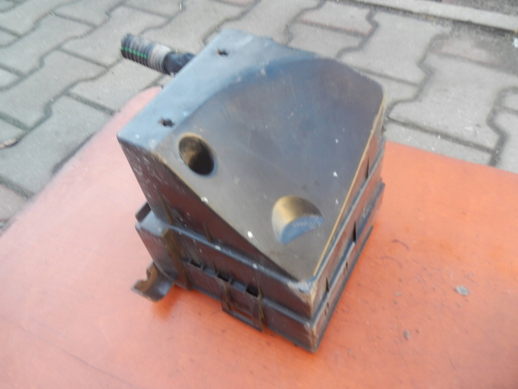 фото №12, Корпус коробка предохранителей trafic vivaro primastar 2.0dci