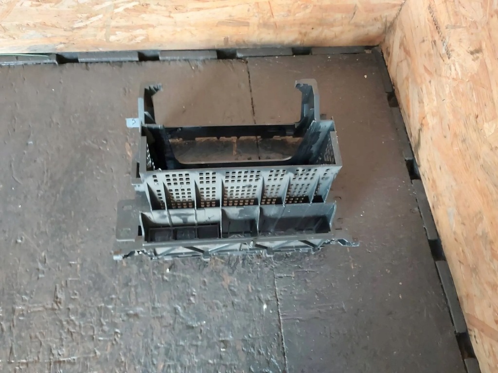 фото №13, Рамка радіо консолі центральної audi a4 b5 8d lift 8d0858005m