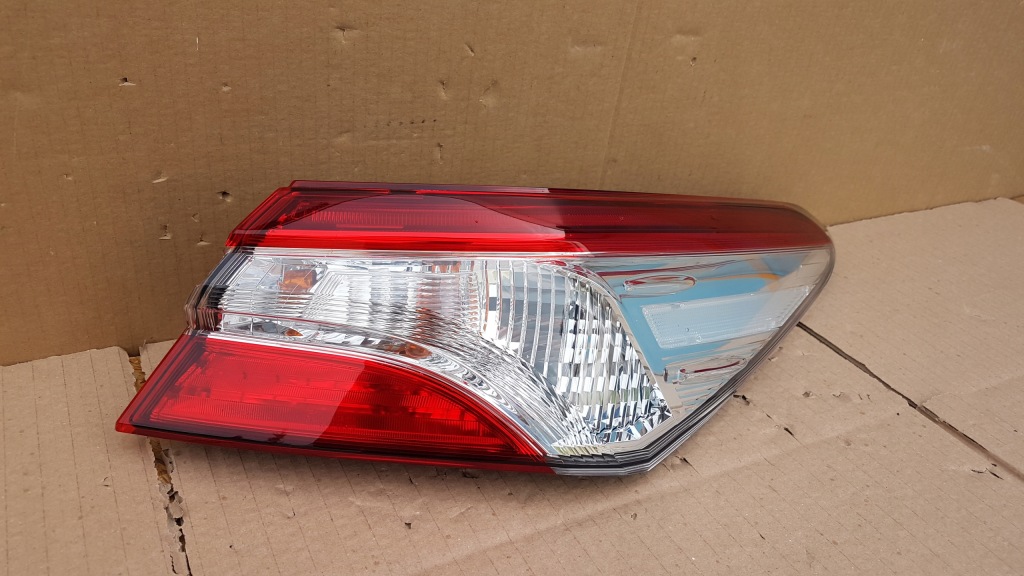 фото №2, Лампа задняя правая toyota camry led