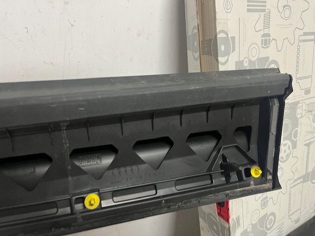 фото №11, Молдинг дверь левый правый перед audi q8 rsq8 4m 2020- 4m8853960d 4m8853959d