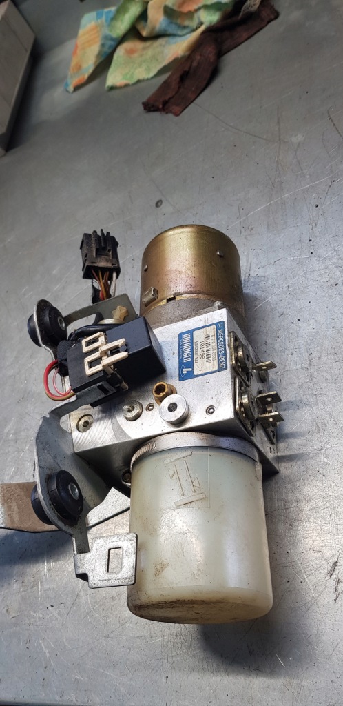 фото №4, Mercedes slk r170 насос двигун дах a1708000030