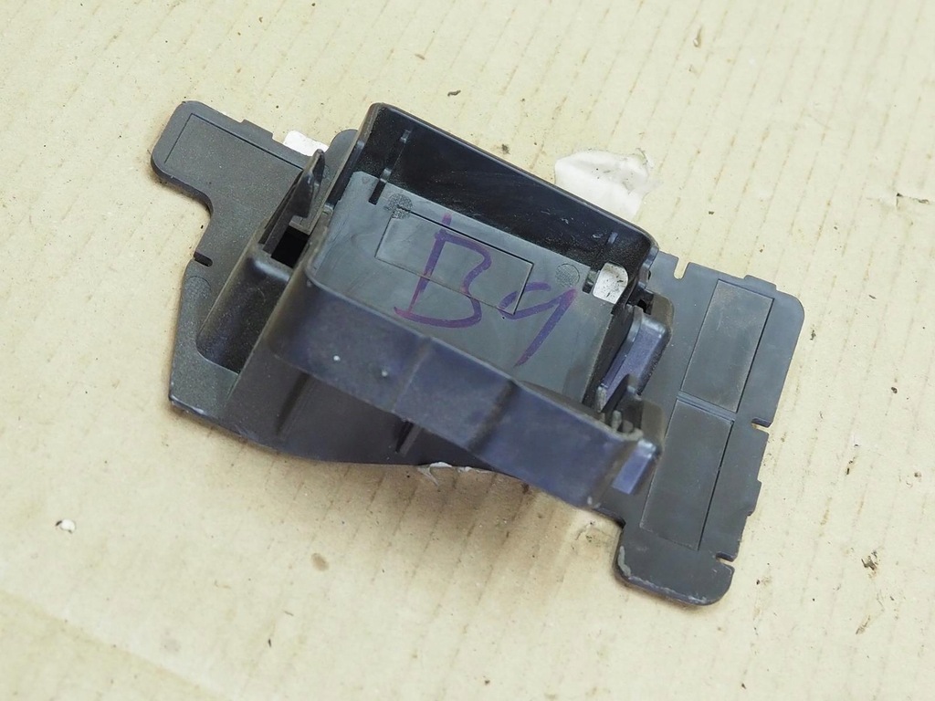 фото №13, Volvo polestar напрямна кронштейн 32227704