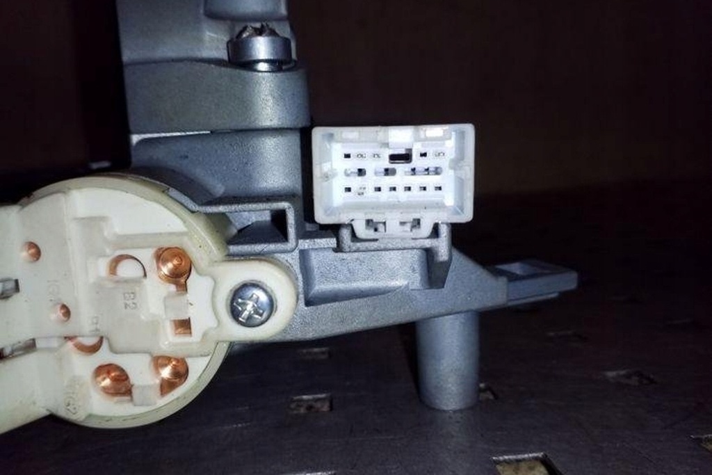 фото №9, Замок зажигания mitsubishi outlander ii cw_w 8670a039 2.2l дизель 130kw 2011