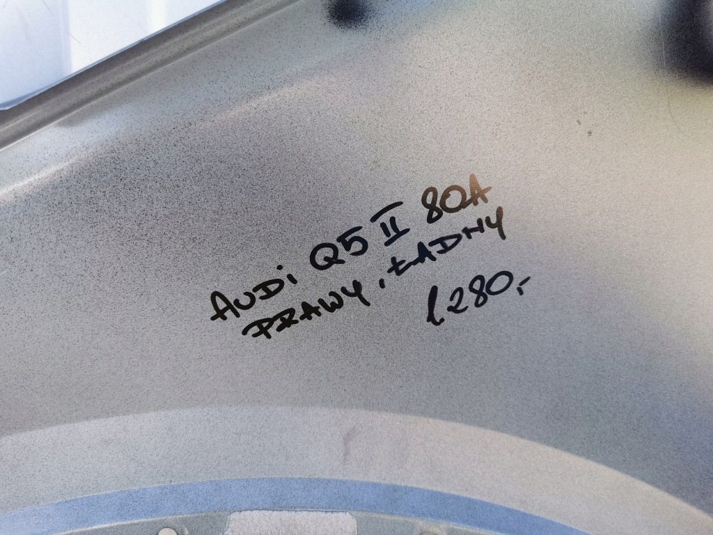 Audi q5 2 80a крыло  правый  перед передний хороший Недорого