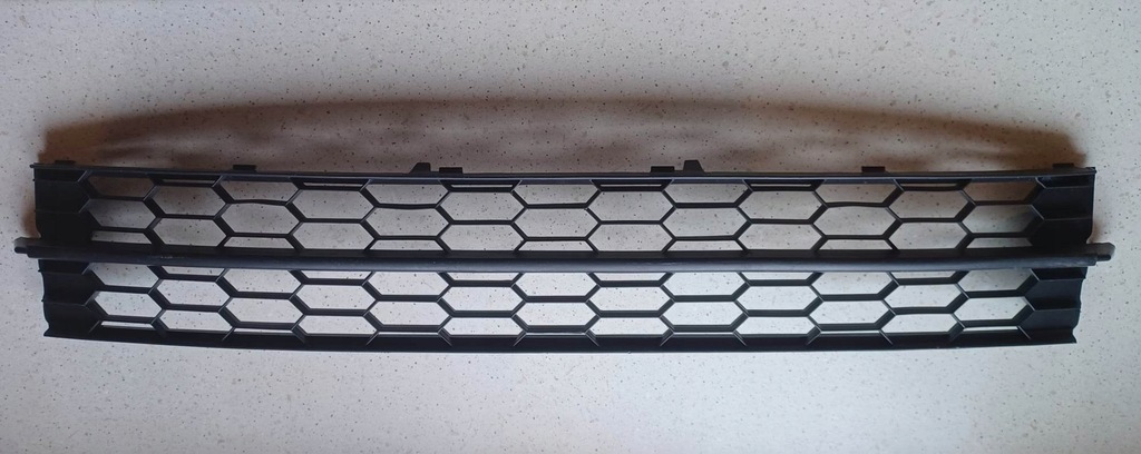 фото №1, Решётка средняя бампера skoda rapid 5ja853677