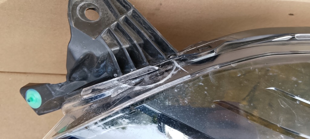 Фара перед передня ліва renault twingo 2 2 рестайлінг  11-14rok 260608996r оригінал Ціна