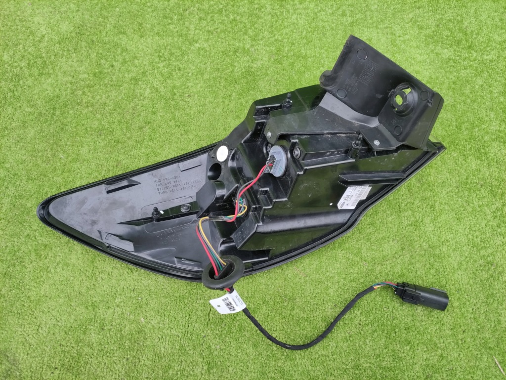 Ford kuga mk3 19- фара правый  задняя задний  комплект  led Оригинал