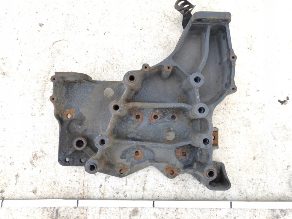 Купить Кронштейн рамы передней правый renault trucks magnum 5010574082