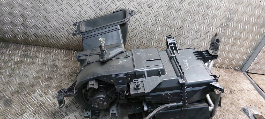 фото №6, Корпус обігрівача toyota corolla verso ii 87050-0f050 87130-0f040