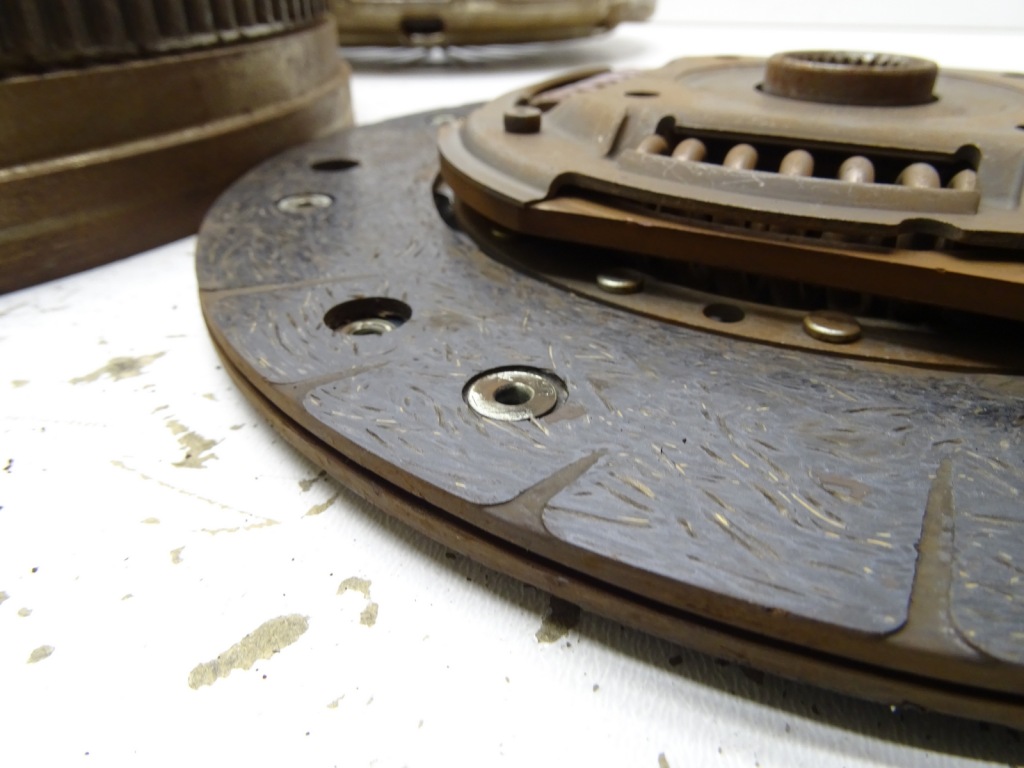 Зчеплення колесо двомасовий комплект skoda octavia iii 1.6 tdi ddy 04l141025f Оригінал