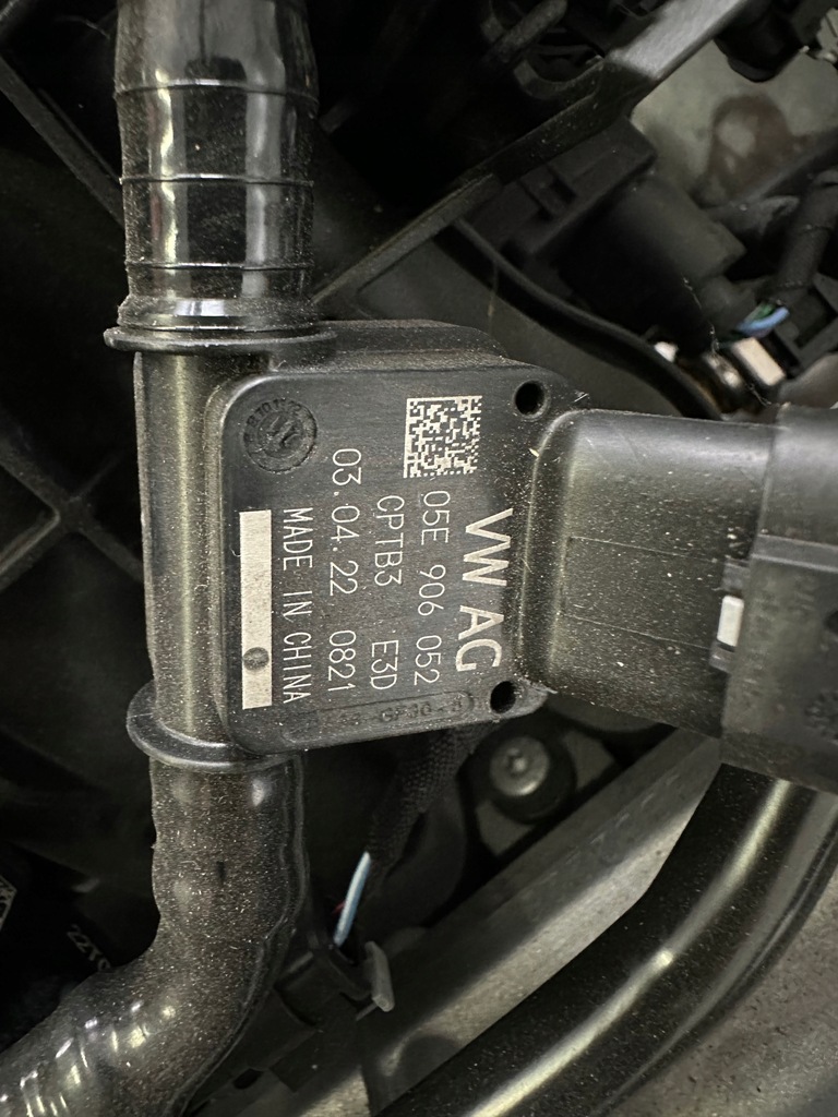 фото №10, Труба всасывающая патрубок 05e129654r audi vw seat skoda 1.5 tfsi tsi