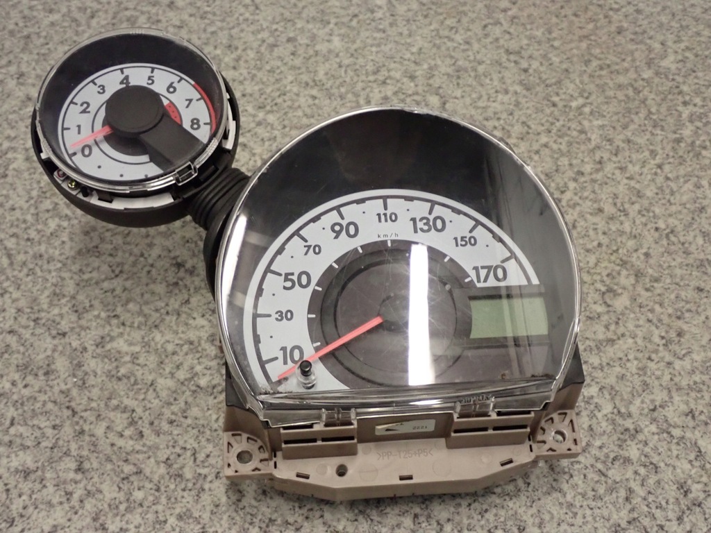 фото №5, Toyota aygo 06-12 1.0 приборы счетчик obrotomierz