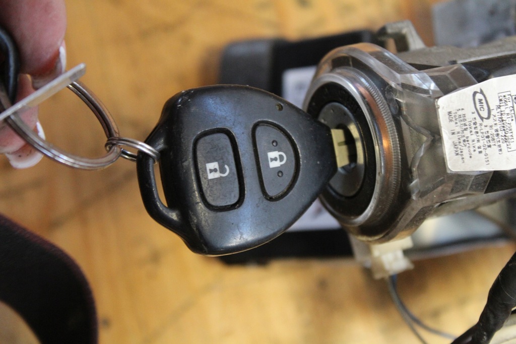 фото №9, Набор стартовый бортовой компьютер ключ corolla e15 1.4 d4d 89661-02e10