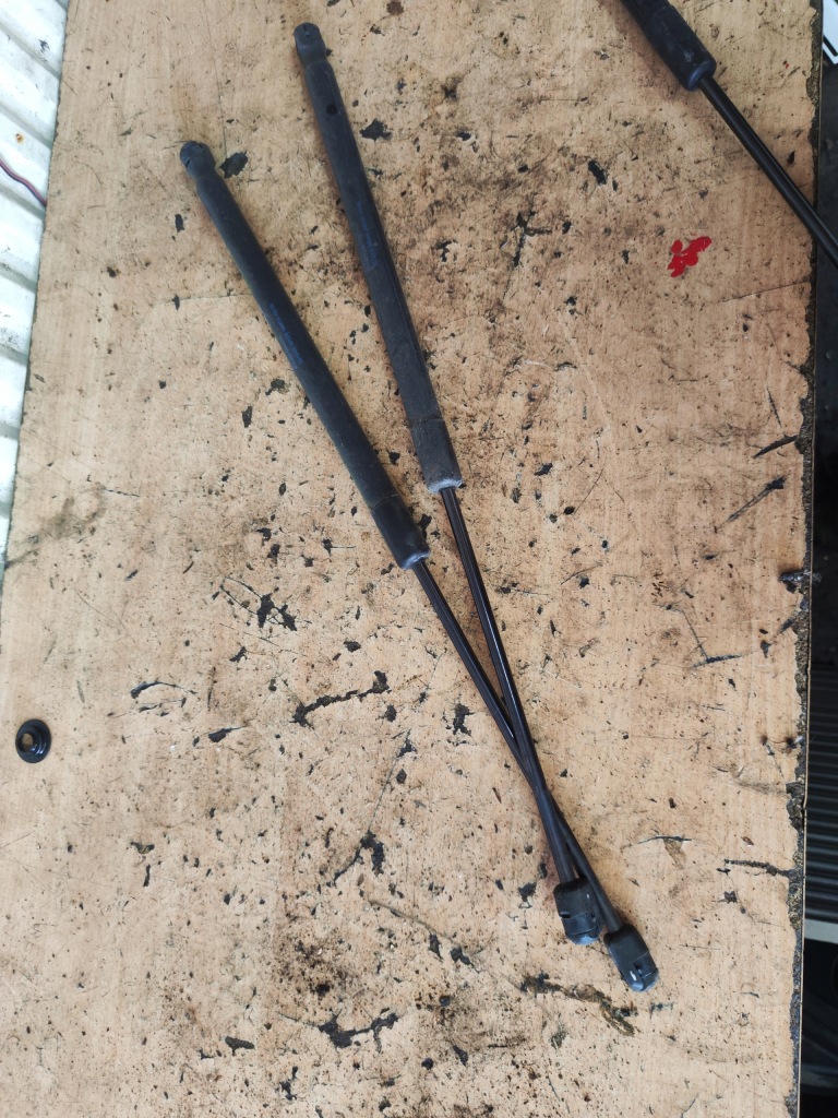 фото №1, Skoda superb ii амортизатори кришки задня задні комплект