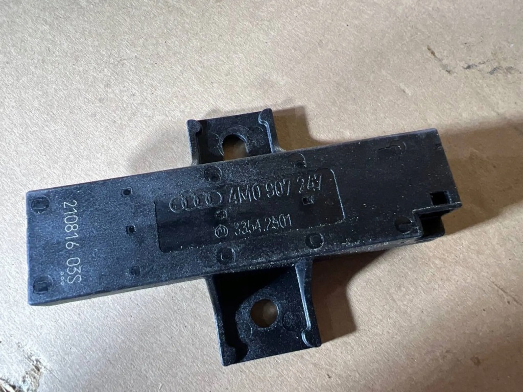 фото №1, Porsche taycan 9j1 2022 блоки управления