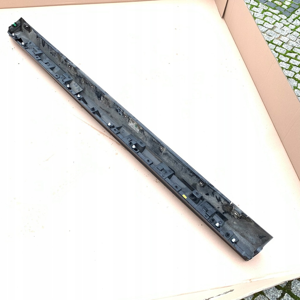 фото №7, Renault megane v e-tech правая молдинг порог накладка защита порог порог