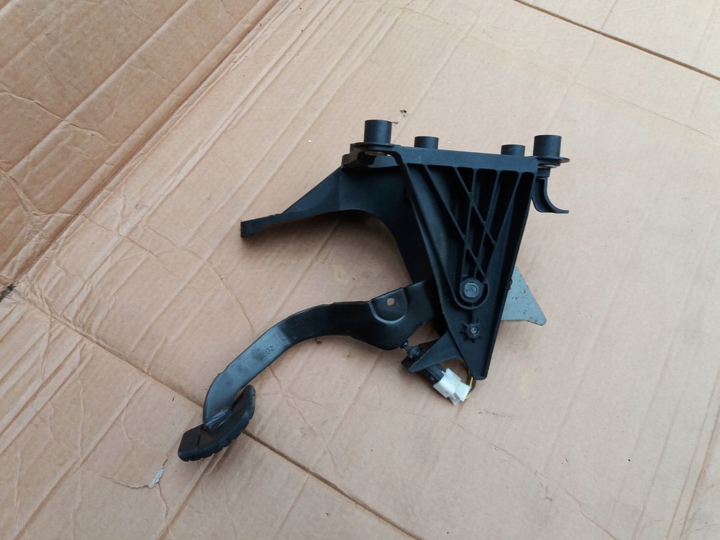 фото №3, Педаль тормоза renault laguna ii europa