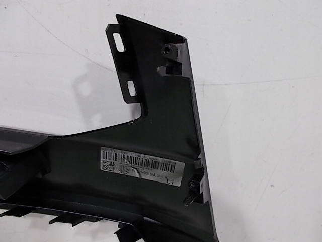 фото №7, Audi оригинальный номер 81a807437c уголок бампера