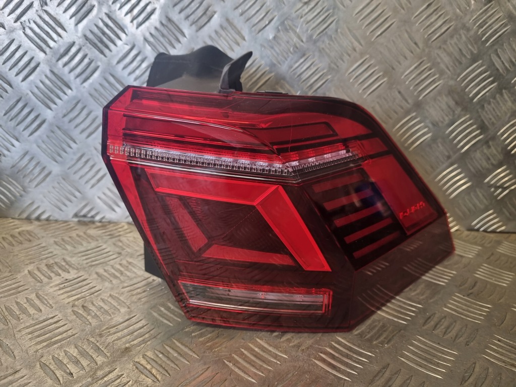 фото №2, Vw tiguan 2 2021 r лампа правая задняя iq light