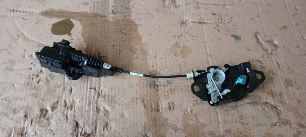 Купити Замок капот засувка tesla 3 y 1500397-00-e оригінал