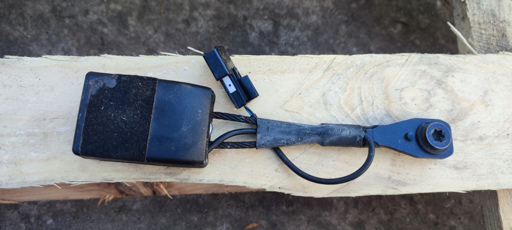 фото №1, Клипса поперечина правый перед opel insignia a 13327470