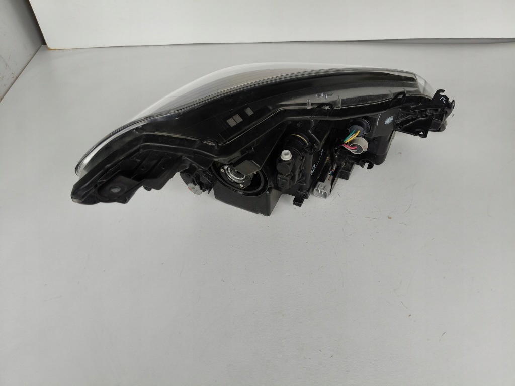 фото №8, Лампа левая фара toyota yaris iii 17- lift