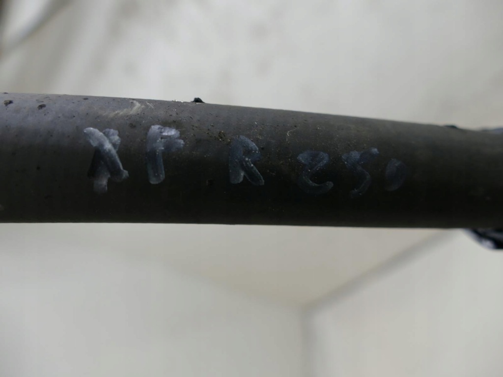 Jaguar xf r sport 3.0 tdv6 шланг води труба патрубок Доставка