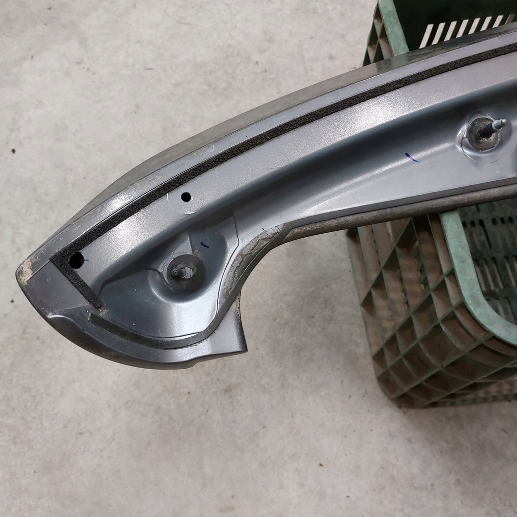 фото №8, Hyundai ix35 1,7crdi 2013 спойлер крышки багажника код лакокрасочного покрытия zar 9p