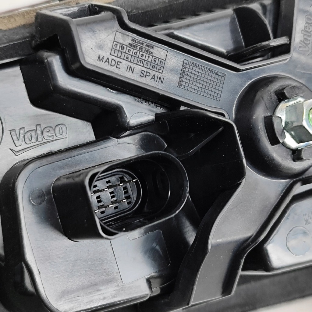 фото №7, Audi a6 s6 c7 4g 2015 левая сторона лампы задний крышки багажника