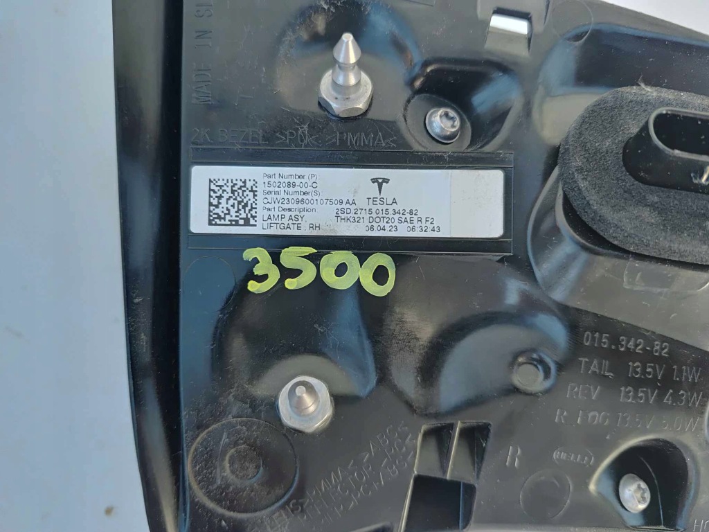 Tesla model 3 рестайлинг  19- model y фара правый  задний  задняя led 3500 Цена