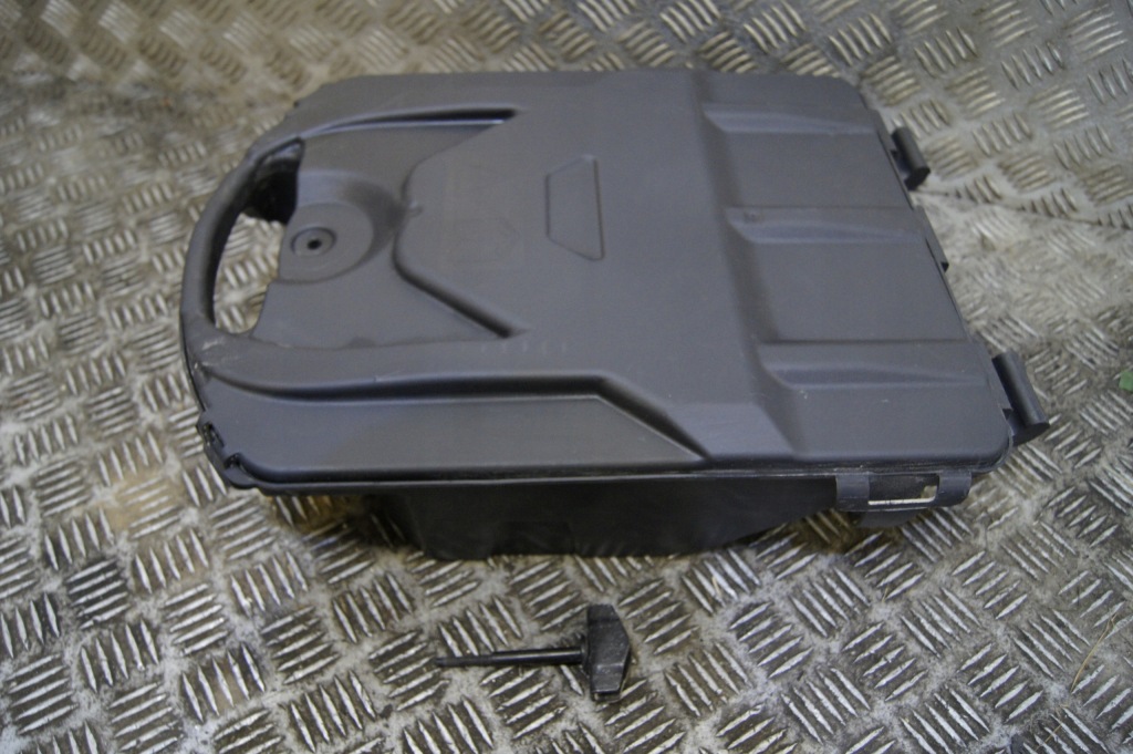 фото №1, Корпус бардачок домкрата traffic iii vivaro b