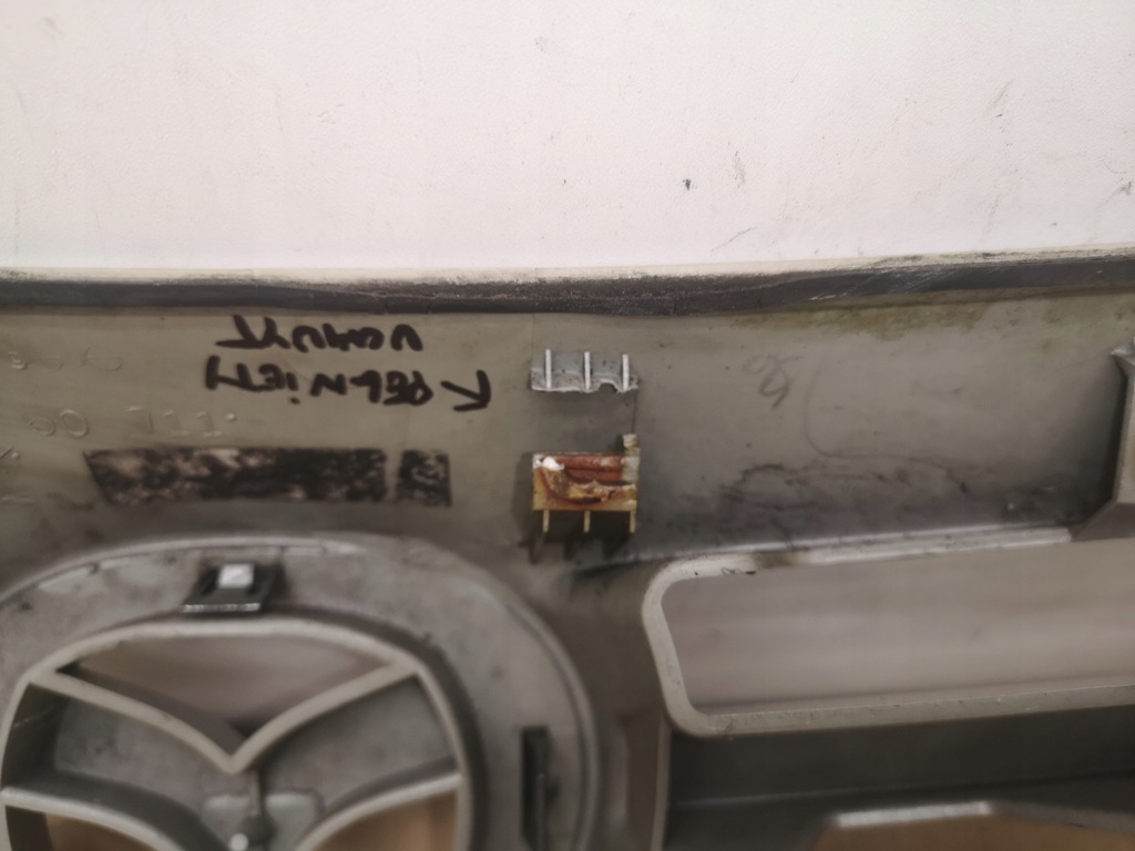 фото №14, Решітка радіатора решітка радіатора mazda 3 i bk 5d hb оригінал