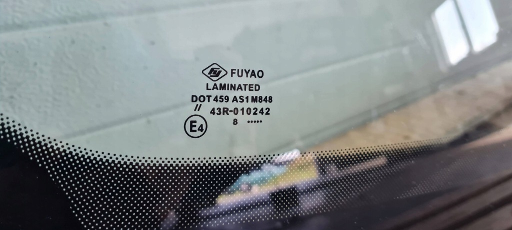A4 b9 8w скло лобове передні  передня під  камера fuayo 2018r Ціна