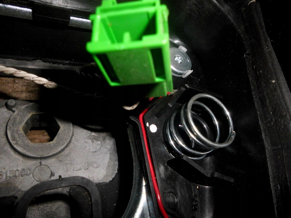 фото №8, Volvo v50 / s40 / c30 повітропровід шкіряний