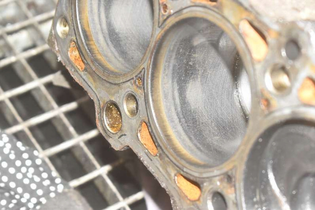 фото №9, Блок dół двигуна wał 046103021 vw transporter t4 2.5 tdi 102 km 90-03