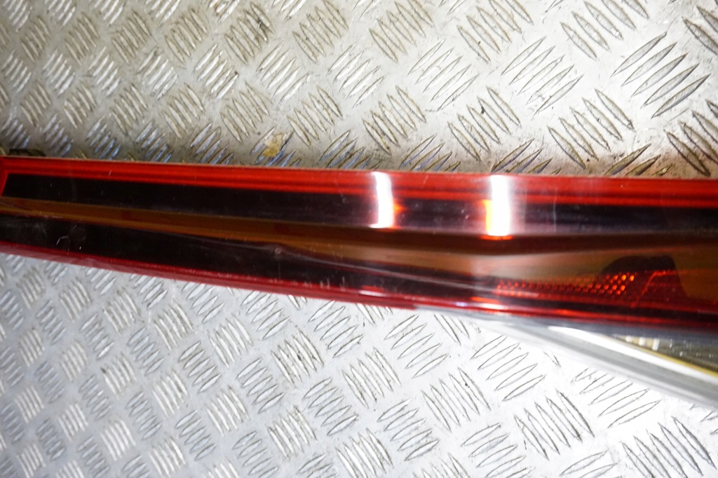 фото №7, Hyundai elantra 2021 2022 - лампа накладка кришки багажника задня usa