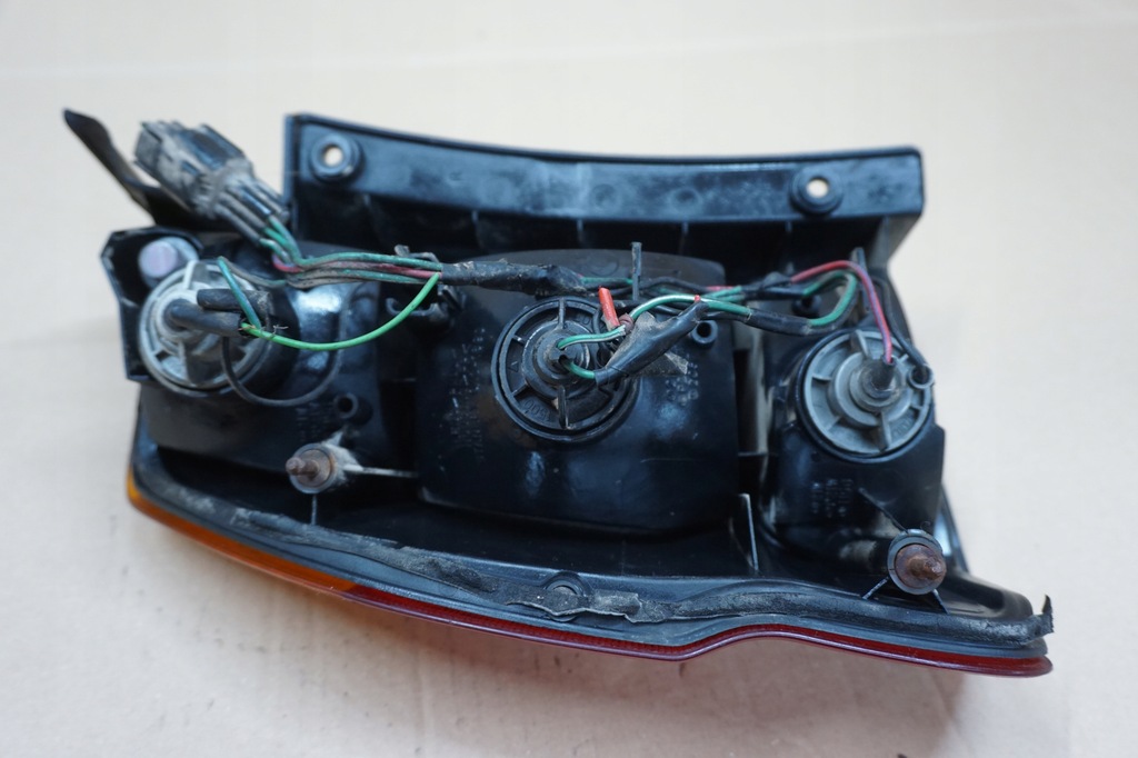 фото №8, Mitsubishi pajero sport лампа правый задняя w крыло 99r eu