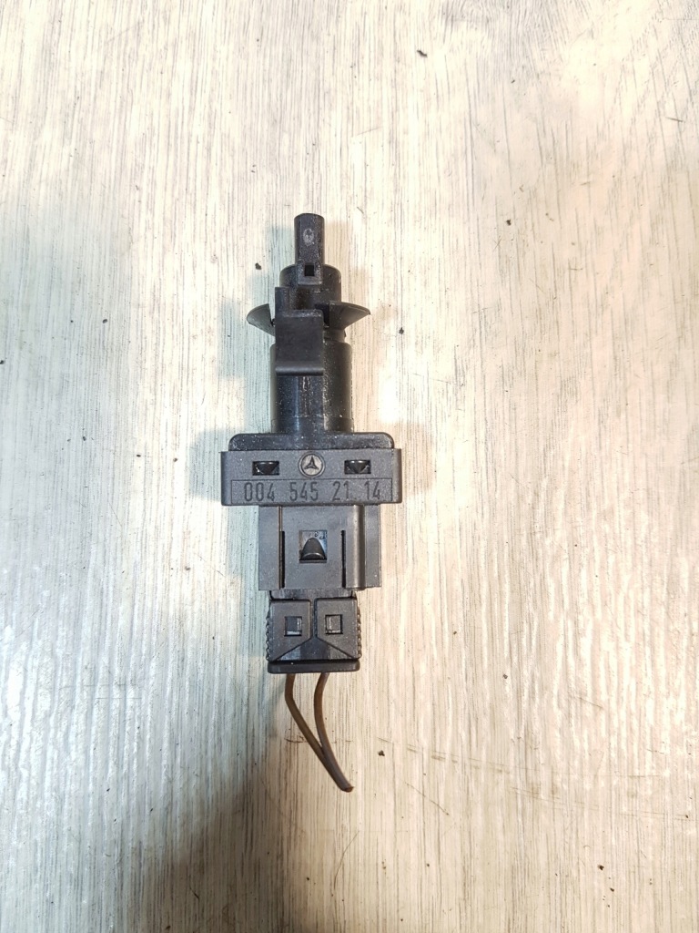 Купить Датчик свет стоп mercedes w168 w208 w202