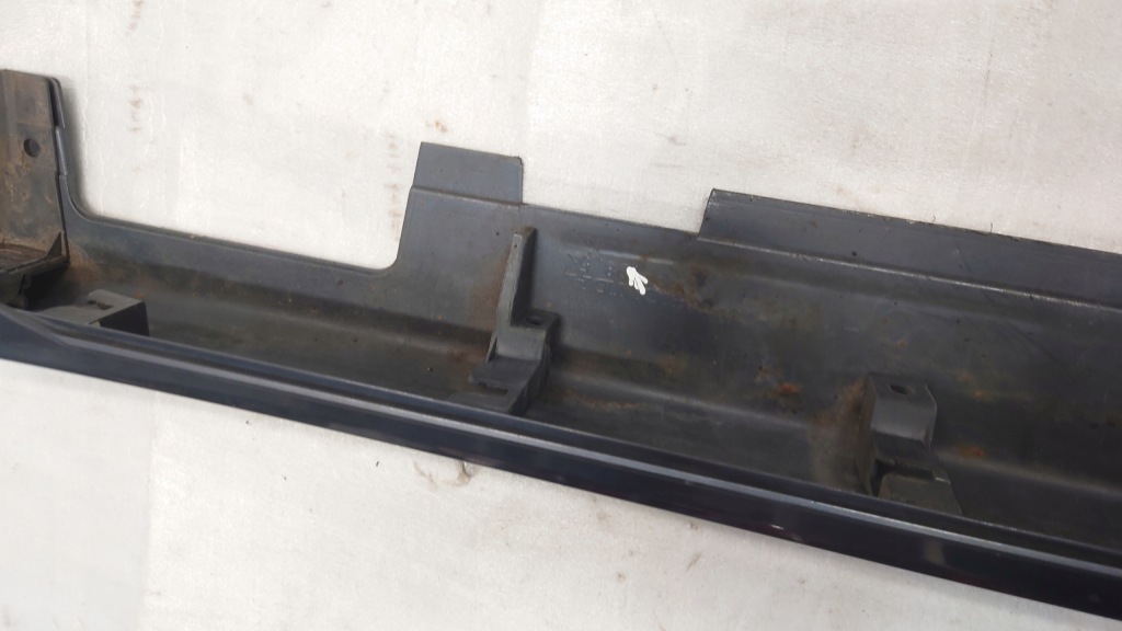 Накладка поріг накладка ліва лівий поріг honda accord vii рестайлінг  nh658p 06-08 Недорого