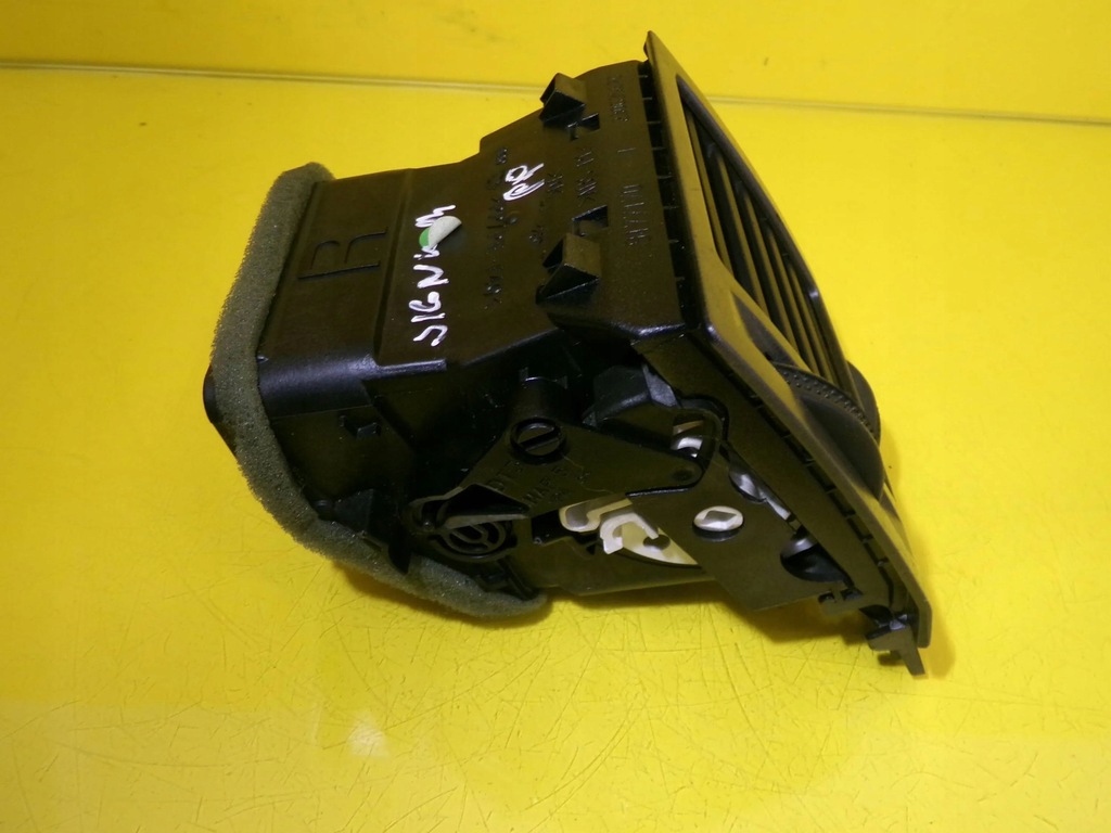 фото №9, Бічна решітка обдув opel signum права 9177170 nr432