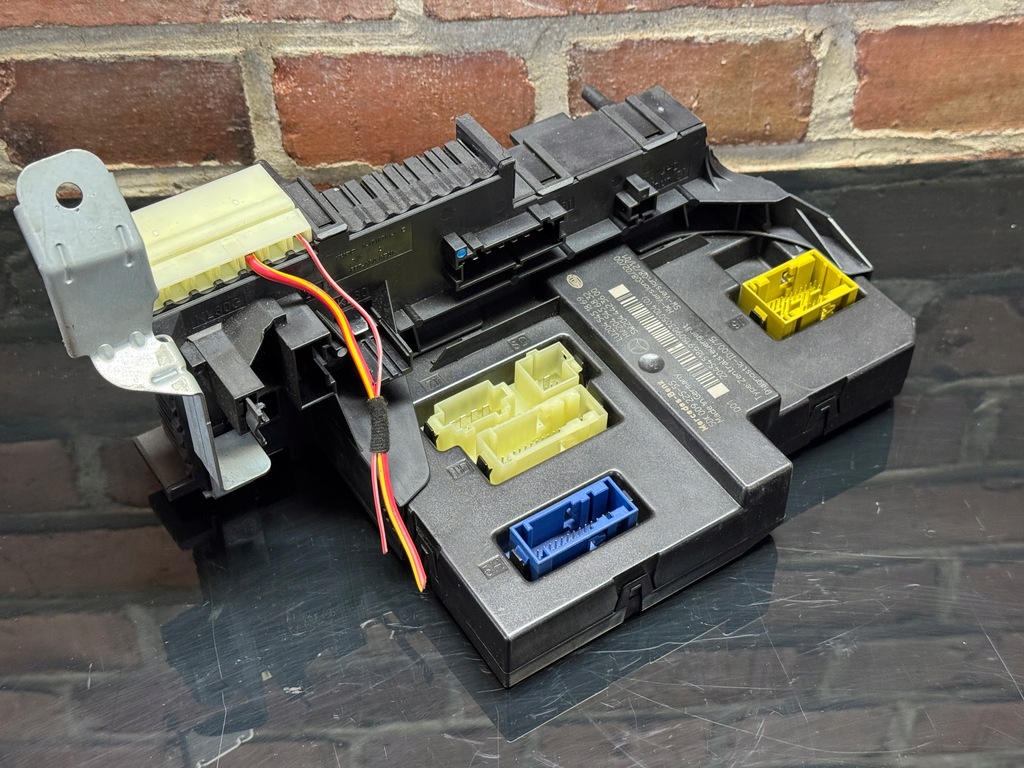 фото №1, Mercedes w204 модуль sam 2045451869